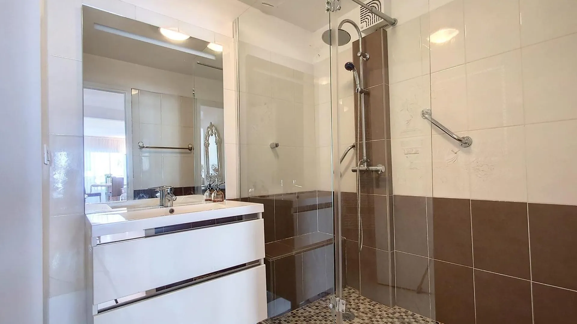 Apartment Antares - 2P Flat In The Heart Of Cannes - Ideal For Conferences